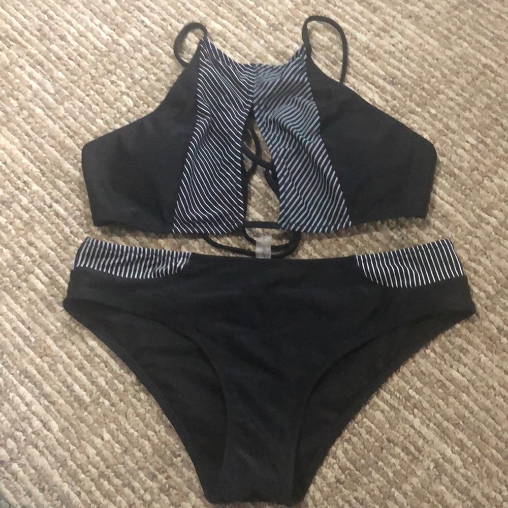 CUPSHE bikini